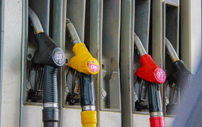 Ð¦ÐµÐ½Ñ Ð½Ð° Ð±ÐµÐ½Ð·Ð¸Ð½ Ð² Ð¢ÑÐ»Ðµ: Ð¤ÐÐ¡ Ð²ÑÑÑÐ½Ð¸Ñ, ÐºÑÐ¾ Ð·Ð°Ð²ÑÑÐ°ÐµÑ ÑÑÐ¾Ð¸Ð¼Ð¾ÑÑÑ