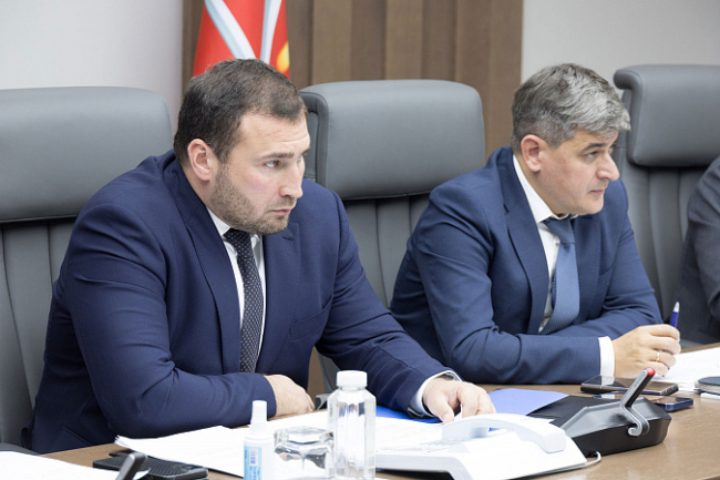 Ð ÑÑÐ»ÑÑÐºÐ¾Ð¼ Ð¿ÑÐ°Ð²Ð¸ÑÐµÐ»ÑÑÑÐ²Ðµ Ð¾Ð±ÑÑÐ´Ð¸Ð»Ð¸ Ð´Ð¸ÑÐ¿Ð°Ð½ÑÐµÑÐ¸Ð·Ð°ÑÐ¸Ñ Ð¶Ð¸ÑÐµÐ»ÐµÐ¹ Ð¸ ÐºÐ°Ð´Ð°ÑÑÑÐ¾Ð²ÑÑ Ð¾ÑÐµÐ½ÐºÑ ÑÑÐ°ÑÑÐºÐ¾Ð²