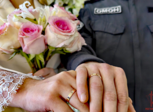 Свадьба в погонах: тульский росгвардеец женился накануне Дня образования ОМОН