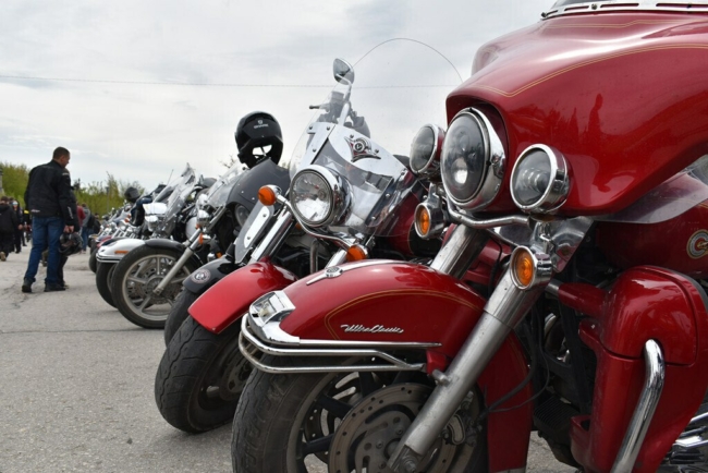 Ð Ð¢ÑÐ»Ðµ 400 Ð±Ð°Ð¹ÐºÐµÑÐ¾Ð² ÑÐ¾ÑÐ¶ÐµÑÑÐ²ÐµÐ½Ð½Ð¾ Ð·Ð°ÐºÑÑÐ»Ð¸ Ð¼Ð¾ÑÐ¾ÑÐµÐ·Ð¾Ð½