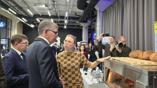 ÐÐ¼Ð¸ÑÑÐ¸Ð¹ ÐÐ¸Ð»ÑÐµÐ² Ð¾ÑÐ¼Ð¾ÑÑÐµÐ» ÑÑÐµÐ½Ð´Ñ ÑÑÐ»ÑÑÐºÐ¸Ñ Ð¿ÑÐµÐ´Ð¿ÑÐ¸ÑÑÐ¸Ð¹-ÑÑÐ°ÑÑÐ½Ð¸ÐºÐ¾Ð² ÐÐ»ÑÐ±Ð° Ð¼Ð¾Ð»Ð¾Ð´ÑÑ Ð¿ÑÐ¾Ð¼ÑÑÐ»ÐµÐ½Ð½Ð¸ÐºÐ¾Ð²