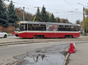 Из-за пантографа в Туле на улицах Тимирязева и Михеева встали трамваи