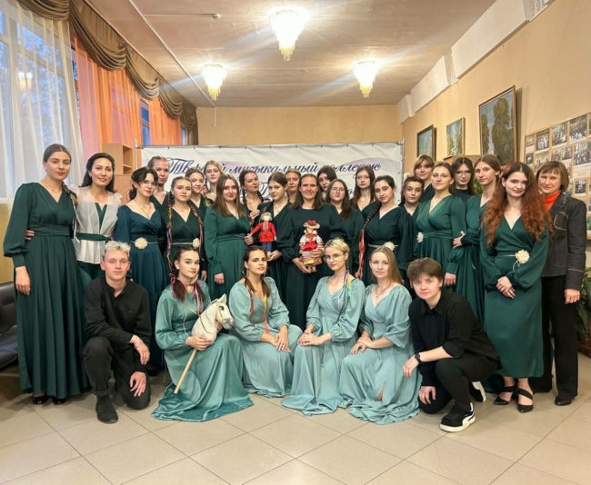 Ð¡ÑÑÐ´ÐµÐ½ÑÐºÐ¸ ÐºÐ¾Ð»Ð»ÐµÐ´Ð¶Ð° ÐÐ°ÑÐ³Ð¾Ð¼ÑÐ¶ÑÐºÐ¾Ð³Ð¾ Ð²Ð·ÑÐ»Ð¸ Ð¿ÐµÑÐ²Ð¾Ðµ Ð¼ÐµÑÑÐ¾ Ð½Ð° ÑÐ¾ÑÐ¾Ð²Ð¾Ð¼ ÐºÐ¾Ð½ÐºÑÑÑÐµ