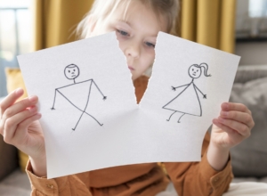 Плавчанин не платил на двух детей алименты: приставы взыскали 312 тысяч рублей