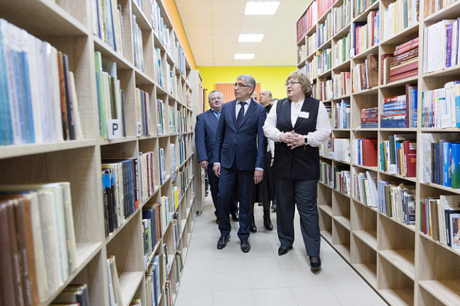 ÐÑ ÑÐ¸ÑÐ°Ð»ÑÐ½Ð¾Ð³Ð¾ Ð·Ð°Ð»Ð° Ð´Ð¾ ÐºÑÐ»ÑÑÑÑÐ½Ð¾Ð³Ð¾ ÑÐµÐ½ÑÑÐ°: Ð² ÐÐ»Ð°Ð²ÑÐºÐµ Ð¾ÑÐºÑÑÐ»Ð¸ ÑÐ¾Ð²ÑÐµÐ¼ÐµÐ½Ð½ÑÑ Ð±Ð¸Ð±Ð»Ð¸Ð¾ÑÐµÐºÑ