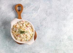 «Перекресток» отозвал партию салатов с кишечной палочкой от Тульского мясокомбината