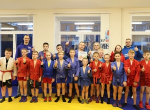 Волонтеры «Единой России» поздравили тренеров с профессиональным праздником