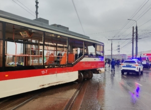 Опубликован момент смертельной аварии с трамваем в Туле