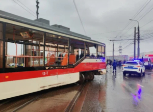 В Туле начали служебную проверку после смертельного схода трамвая с рельсов