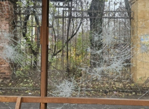 В Туле трамвайную остановку на улице Мира разрушили вандалы