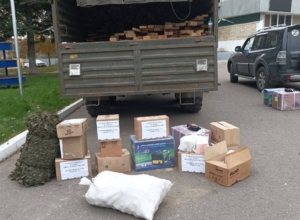 Жители Дубенского района отправили в зону СВО десять машин с грузом