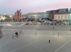 Парковку на площади Ленина перекроют из-за установки новогодней елки, по выходным открыта стоянка у «белого дома»