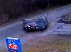 В Тульской области Ford пошел на обгон и врезался в машину. Видео с моментом ДТП