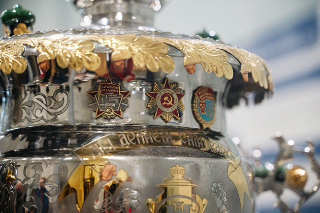 Ð¡Ð°Ð¼Ð¾Ð²Ð°ÑÑ Ð´Ð»Ñ Ð»Ð¸Ð´ÐµÑÐ¾Ð² Ð¸ ÐºÐ¾ÑÐ¾Ð»ÐµÐ¹: Ð² Ð¢ÑÐ»Ðµ Ð¾ÑÐºÑÑÐ»Ð°ÑÑ ÑÐ±Ð¸Ð»ÐµÐ¹Ð½Ð°Ñ Ð²ÑÑÑÐ°Ð²ÐºÐ° Â«Ð¨ÑÐ°Ð¼Ð¿Ð°Â»