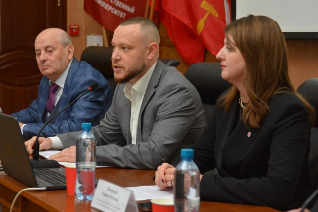 Ð¢ÑÐ»ÑÑÐºÐ¸Ð¼ ÑÑÑÐ´ÐµÐ½ÑÐ°Ð¼ ÑÐ°ÑÑÐºÐ°Ð·Ð°Ð»Ð¸ Ð¾ Ð¿ÑÐ¾ÑÐ¸Ð»Ð°ÐºÑÐ¸ÐºÐµ Ð¼ÐµÐ¶Ð½Ð°ÑÐ¸Ð¾Ð½Ð°Ð»ÑÐ½ÑÑ ÐºÐ¾Ð½ÑÐ»Ð¸ÐºÑÐ¾Ð² Ð¸ ÑÐºÑÑÑÐµÐ¼Ð¸Ð·Ð¼Ð°