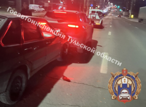 Водитель ВАЗа в Туле протаранил попутный Haval — пострадала 21-летняя девушка