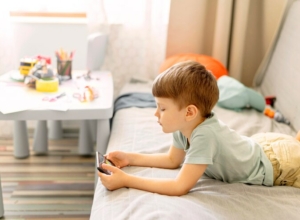 Roblox детям не игрушка: как мошенники и педофилы завоевывают доверие жертв через приложение