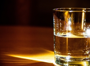 Алкоголь в Тульской области стал дороже: за год водка выросла в цене на 14%, пиво — на 16%