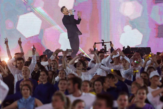 ÐÐ»ÐµÐºÑÐµÐ¹ ÐÐ¾ÑÐ¾Ð±ÑÐµÐ² ÑÐ¶Ðµ ÑÐºÑÐ°ÑÐ¸Ð» Ð½Ð¾Ð²Ð¾Ð³Ð¾Ð´Ð½ÑÑ ÐµÐ»ÐºÑ