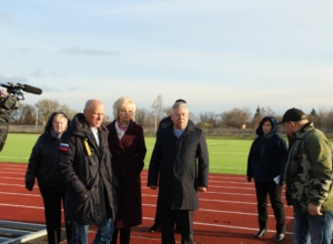 Николай Воробьев проинспектировал работы по ремонту стадиона «Юность» в Киреевске