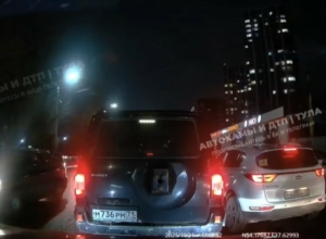 В Туле видеорегистратор записал самое медленное ДТП. Видео