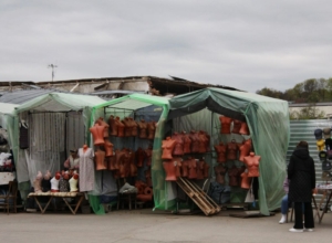 В Новомосковске продавщица молока сняла «нюдсы» в палатке и обвинила любовника в изнасиловании