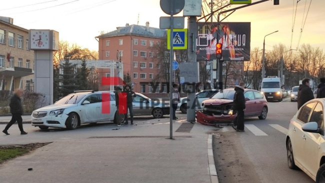 Â«ÐÐ¿ÐµÐ»ÑÂ» Ð²ÑÐ»ÐµÑÐµÐ» Ð½Ð° ÑÑÐ¾ÑÑÐ°Ñ, Ð° Â«ÑÐ¸ÑÑÐ¾ÐµÐ½Â» Ð²ÑÐµÐ·Ð°Ð»ÑÑ Ð² ÑÑÐ¾Ð»Ð±: Ñ ÐÐ¾Ð¼ÑÐ¾Ð¼Ð¾Ð»ÑÑÐºÐ¾Ð³Ð¾ Ð¿Ð°ÑÐºÐ° Ð¿ÑÐ¾Ð¸Ð·Ð¾ÑÐ»Ð¾ ÐÐ¢Ð