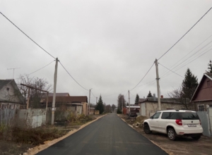 В частном секторе Донского заасфальтировали дорогу