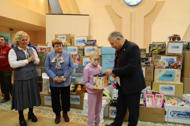 Â«ÐÐ´Ð¸Ð½Ð°Ñ Ð Ð¾ÑÑÐ¸ÑÂ» Ð¿ÐµÑÐµÐ´Ð°Ð»Ð° Ð±Ð¾Ð»ÐµÐµ 3 ÑÑÑÑÑ Ð¿Ð¾Ð´Ð°ÑÐºÐ¾Ð² Ð´Ð»Ñ ÑÐ½ÑÑ Ð¿Ð°ÑÐ¸ÐµÐ½ÑÐ¾Ð² Ð´ÐµÑÑÐºÐ¾Ð¹ Ð¾Ð±Ð»Ð°ÑÑÐ½Ð¾Ð¹ Ð±Ð¾Ð»ÑÐ½Ð¸ÑÑ