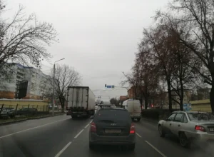 «Угадай ряд, в котором едешь». Тульские активисты просят власти нарисовать разметку на улице Кирова