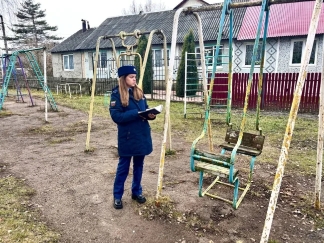 ÐÐ°ÑÐµÐ»Ð¸ Ð¸Ð· ÑÐ¸Ð»ÑÐ¼Ð° ÑÐ¶Ð°ÑÐ¾Ð²: ÑÑÐ»ÑÑÐºÐ°Ñ Ð¿ÑÐ¾ÐºÑÑÐ°ÑÑÑÐ° Ð¿Ð¾Ð±ÑÐ²Ð°Ð»Ð° Ð½Ð° Ð´ÐµÑÑÐºÐ¾Ð¹ Ð¿Ð»Ð¾ÑÐ°Ð´ÐºÐµ Ð² Ð¢ÐµÐ¿Ð»Ð¾Ð¼