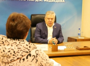 Николай Воробьев провел традиционный прием в честь дня рождения партии