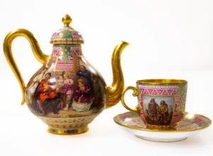 В Тулу привезли часть императорского сервиза