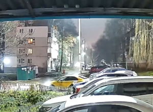 Ð¢Ð°ÐºÑÐ¸ÑÑ Ð¿ÑÐ¾ÑÐ°ÑÐ°Ð½Ð¸Ð» Ð¼Ð°ÑÐ¸Ð½Ñ Ð²Ð¾ Ð´Ð²Ð¾ÑÐµ Ð½Ð° ÑÐ»Ð¸ÑÐµ ÐÐµÑÐ°Ð»Ð»ÑÑÐ³Ð¾Ð² Ð² Ð¢ÑÐ»Ðµ