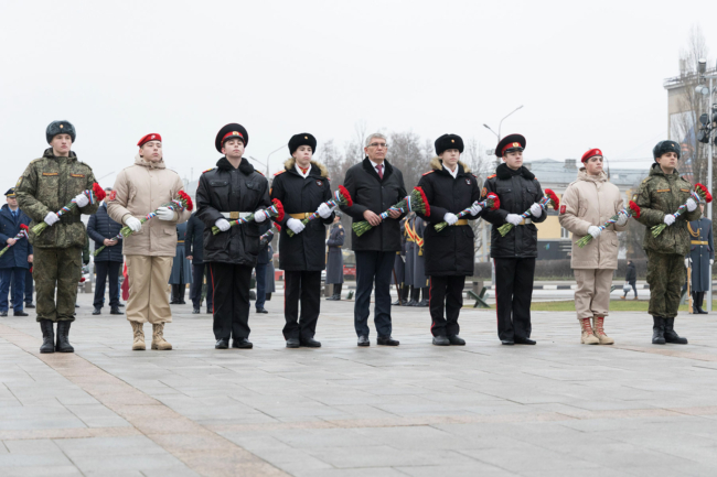 ÐÐ¼Ð¸ÑÑÐ¸Ð¹ ÐÐ¸Ð»ÑÐµÐ² Ð²Ð¾Ð·Ð»Ð¾Ð¶Ð¸Ð» ÑÐ²ÐµÑÑ Ðº ÐÐµÑÐ½Ð¾Ð¼Ñ Ð¾Ð³Ð½Ñ Ð² ÑÐµÑÑÑ 84-Ð¹ Ð³Ð¾Ð´Ð¾Ð²ÑÐ¸Ð½Ñ Ð¾Ð±Ð¾ÑÐ¾Ð½Ñ Ð¢ÑÐ»Ñ