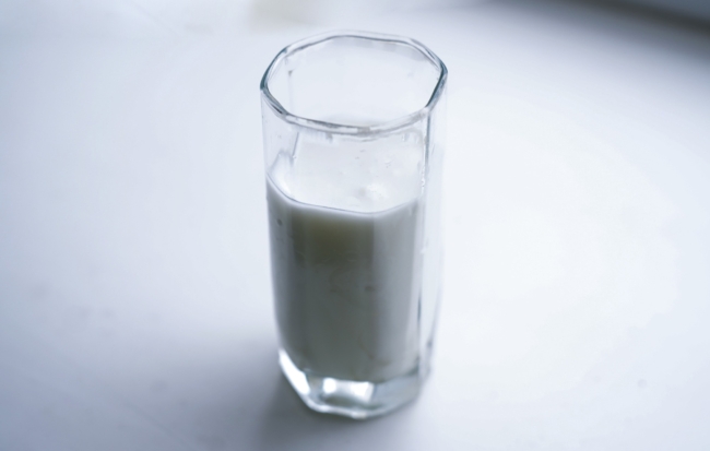 Ð ÑÐ·Ð»Ð¾Ð²ÑÐºÐ¾Ð¼ Ð¼Ð°Ð³Ð°Ð·Ð¸Ð½Ðµ Â«ÐÐ²Ð¾ÐºÐ°Ð´Ð¾Â» ÑÐ¾ÑÐ³Ð¾Ð²Ð°Ð»Ð¸ Ð¿ÑÐ¾ÑÑÐ¾ÑÐµÐ½Ð½ÑÐ¼ Ð¼Ð¾Ð»Ð¾ÐºÐ¾Ð¼