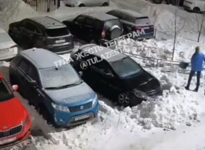 СнежнÑе войнÑ: ÑÑлÑк закопал ÑÑжÑÑ Ð¼Ð°ÑинÑ, пÑипаÑкованнÑÑ Ð½Ð° «его» меÑÑе. Ðидео СнежнÑе войнÑ: ÑÑлÑк закопал ÑÑжÑÑ Ð¼Ð°ÑинÑ, пÑипаÑкованнÑÑ Ð½Ð° «его» меÑÑе. Ðидео