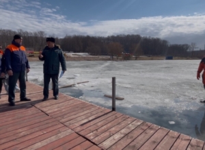 ÐÑжÑина «пÑовалилÑÑ Ð¿Ð¾Ð´ лед» в ЦенÑÑалÑном паÑке ТÑлÑ. Ðидео ÑÑений ÐЧС ÐÑжÑина «пÑовалилÑÑ Ð¿Ð¾Ð´ лед» в ЦенÑÑалÑном паÑке ТÑлÑ. Ðидео ÑÑений ÐЧС