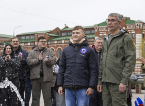 Ðак в ТÑле пÑоÑел ÑÑббоÑник и запÑÑк ÑонÑана. ФоÑоÑепоÑÑаж Ðак в ТÑле пÑоÑел ÑÑббоÑник и запÑÑк ÑонÑана. ФоÑоÑепоÑÑаж