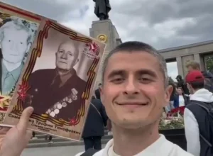 ТÑлÑк пÑоÑел в «ÐеÑÑмеÑÑном полкÑ» в ÐеÑлине ТÑлÑк пÑоÑел в «ÐеÑÑмеÑÑном полкÑ» в ÐеÑлине