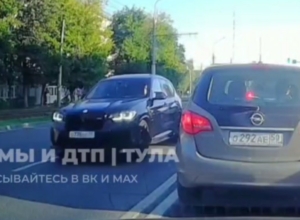 ÐÑевидÑÑ Ð·Ð°ÑнÑли лиÑ
аÑа на BMW, пÑолеÑевÑего мимо вÑÑÑеÑнÑÑ
маÑин в ТÑле ÐÑевидÑÑ Ð·Ð°ÑнÑли лиÑ
аÑа на BMW, пÑолеÑевÑего мимо вÑÑÑеÑнÑÑ
маÑин в ТÑле