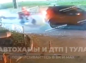 РТÑле кÑÑÑÐµÑ Ð½Ð° ÑкÑÑеÑе не ÑÑпел заÑоÑмозиÑÑ Ð¸ вÑезалÑÑ Ð² маÑинÑ. ÐÐ¾Ð¼ÐµÐ½Ñ Ð½Ð° видео РТÑле кÑÑÑÐµÑ Ð½Ð° ÑкÑÑеÑе не ÑÑпел заÑоÑмозиÑÑ Ð¸ вÑезалÑÑ Ð² маÑинÑ. ÐÐ¾Ð¼ÐµÐ½Ñ Ð½Ð° видео